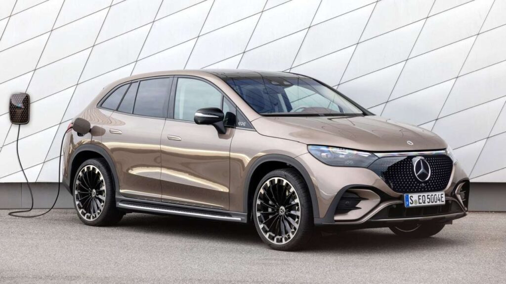 Mercedes-Benz-EQE-SUV-2023-fuse-fire