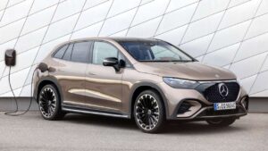 Mercedes-Benz-EQE-SUV-2023-fuse-fire