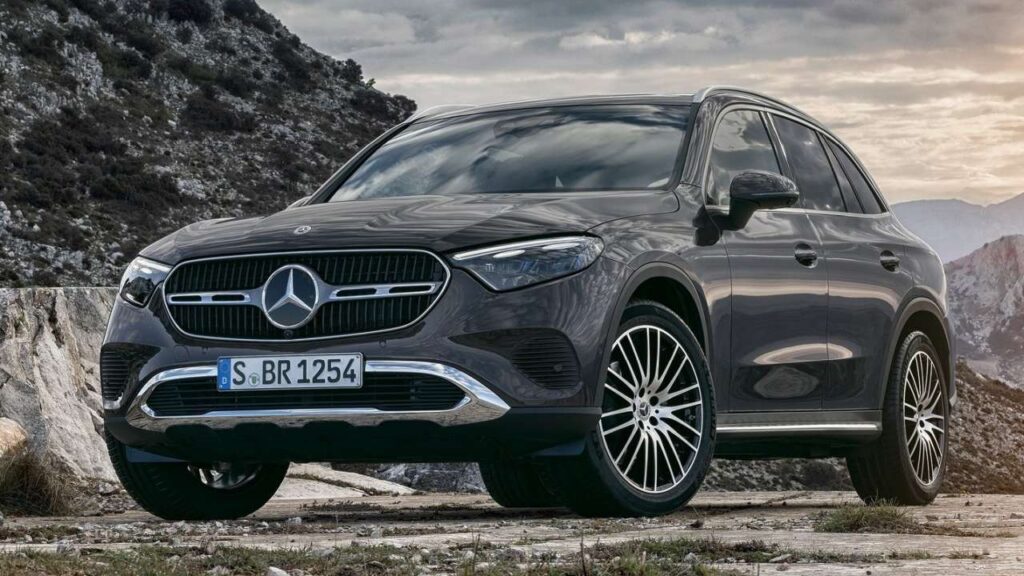 Mercedes-Benz-GLC-2023-fuse-fire