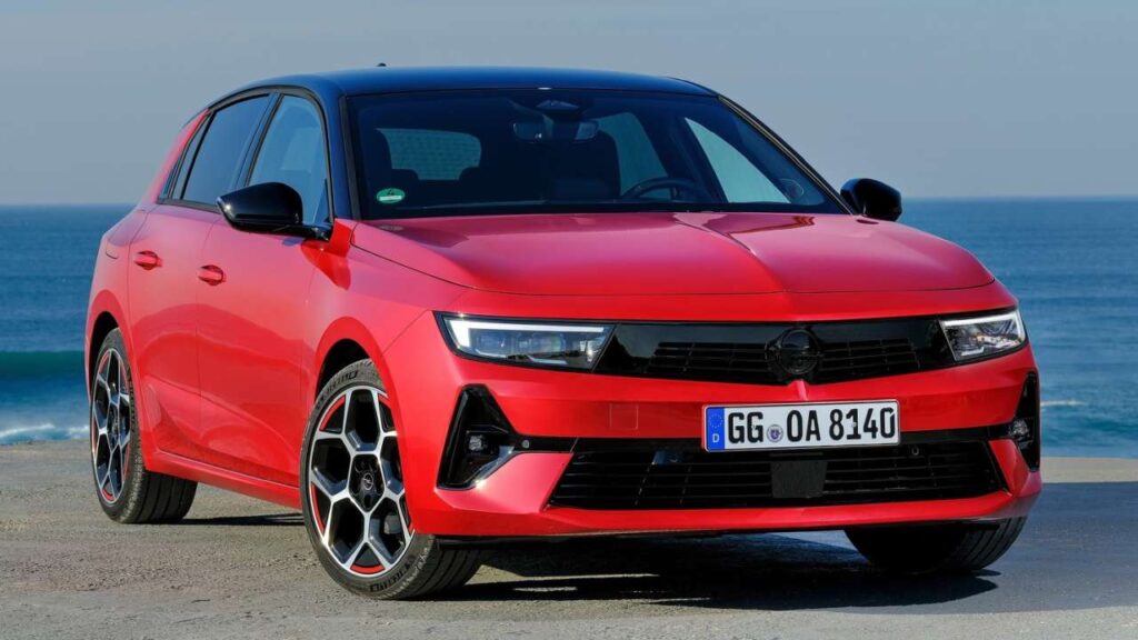 Opel-Astra-2022-cruise-control