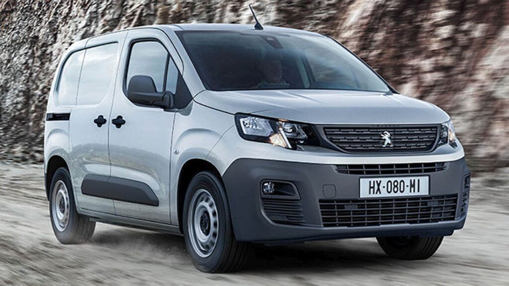 Peugeot-Partner-2021-rear-wheels-lock-up