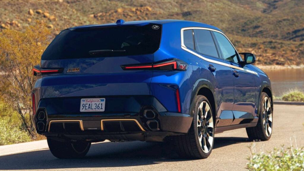 BMW-XM-2023-tailgate-trim