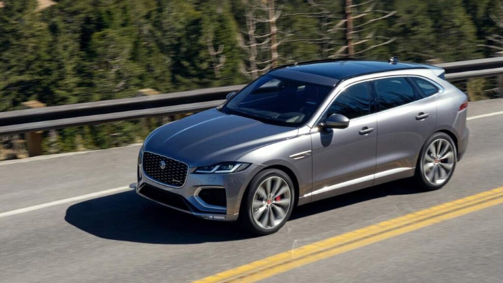 Jaguar-F-Pace-2021-2025-engine-accident