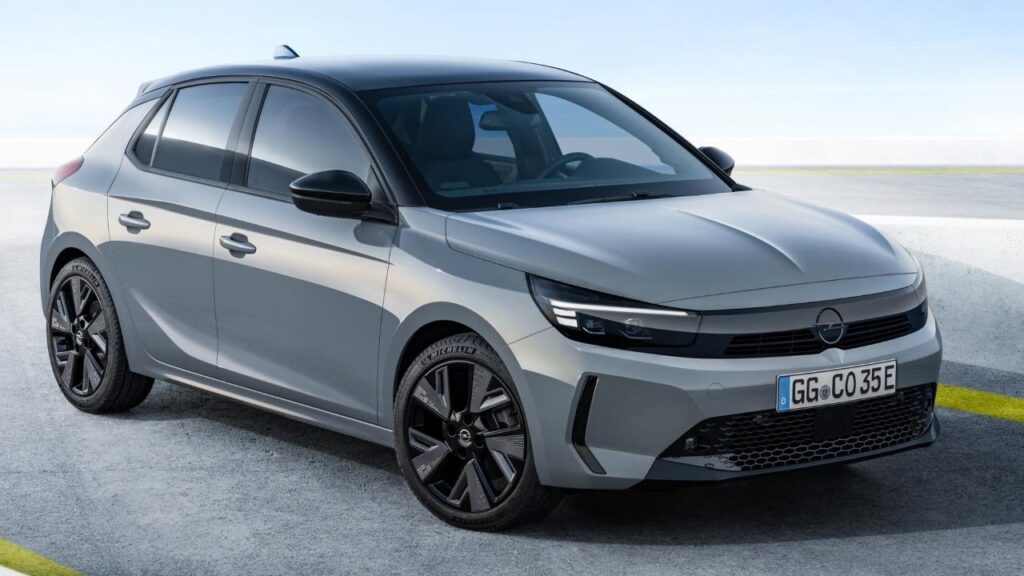 Opel-Corsa-2024-steering-accident