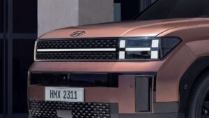 Hyundai-Santa-Fe-2024-cable-pinch
