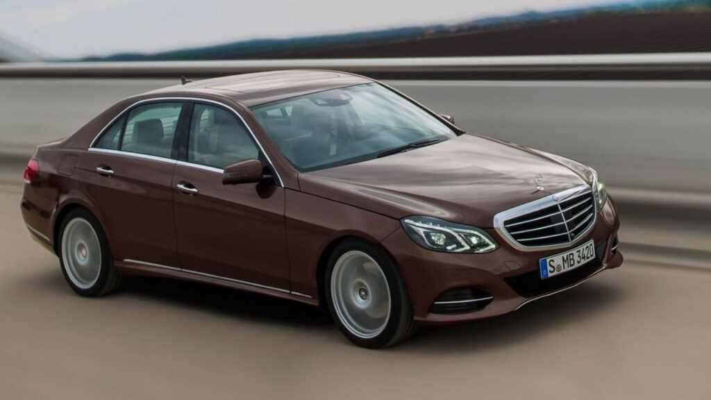 Mercedes-Benz-E-Class-2010-2016-steering-accident