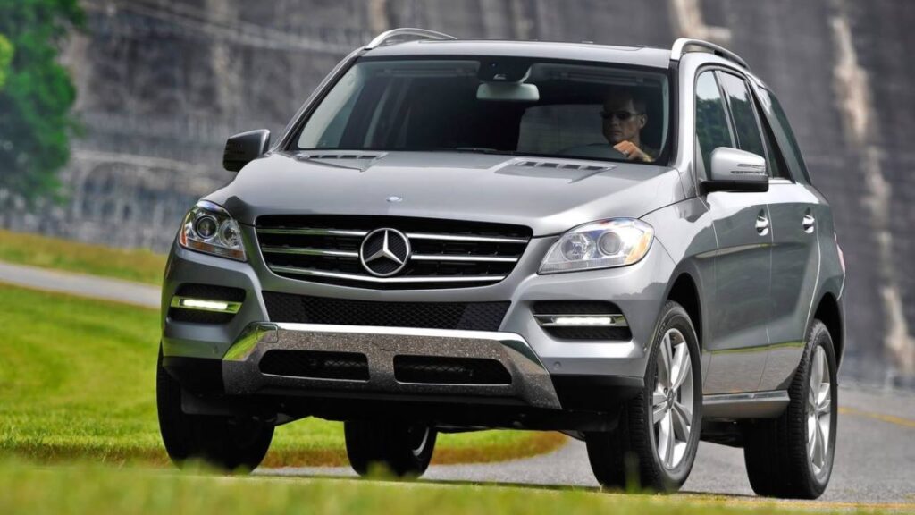 Mercedes-Benz-M-Class-2010-2016-steering-accident