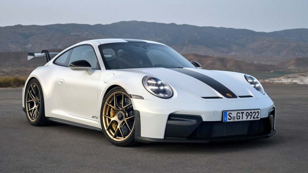 Porsche-911-GT3-2024-central-nut-wheel