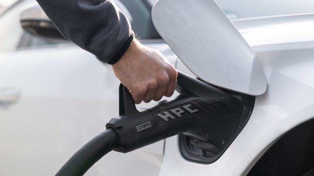 Audi-battery-charge-fire