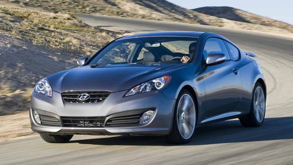 Hyundai-Genesis-Coupe-2012-loss-control