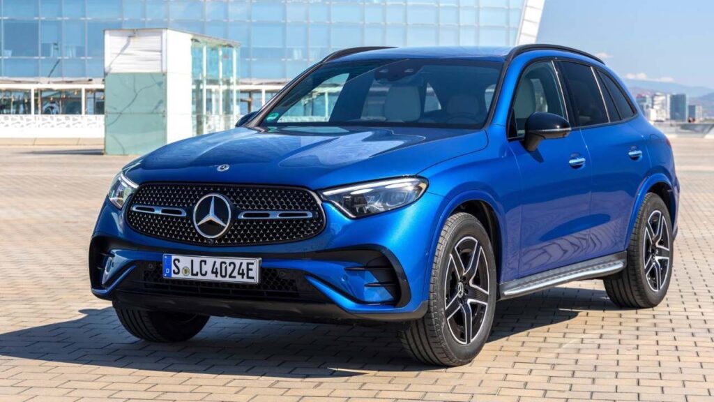 Mercedes-Benz-GLC-2023-airbag-injury