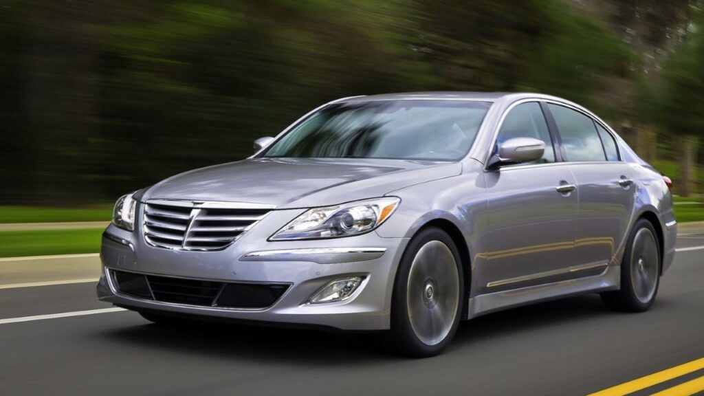 Hyundai-Genesis-2013-2016-leak-fire