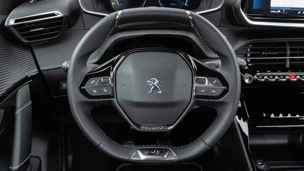 Peugeot-208-2023-immobilizer-failure