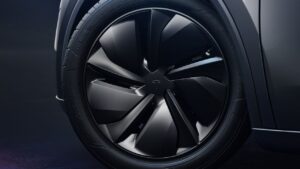 Tesla-Model-Y-tyre-pressure-monitoring