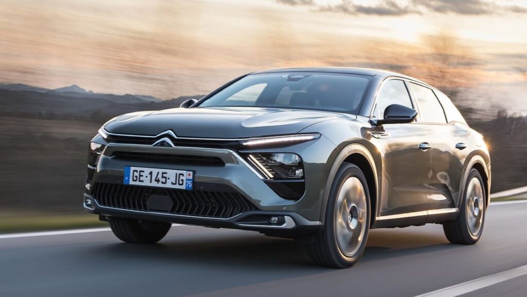 Citroen-C5-X-2022-2025-fuel-fire