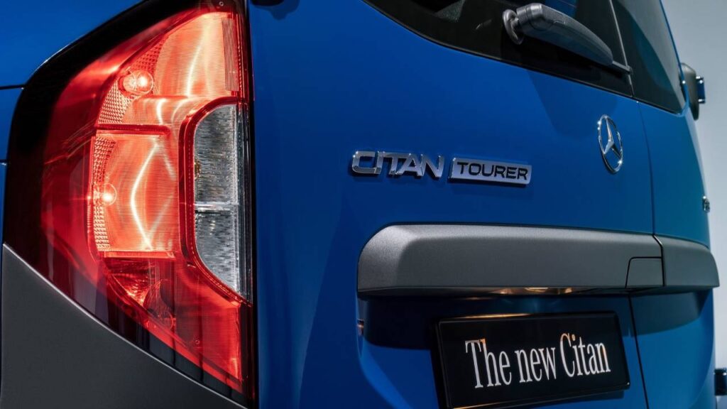 Mercedes-Benz-Citan-2024-lights-issue