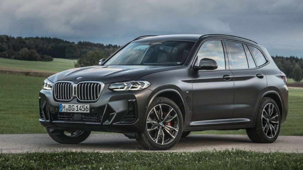 BMW-X3-2024-2025-dangerous-headrests