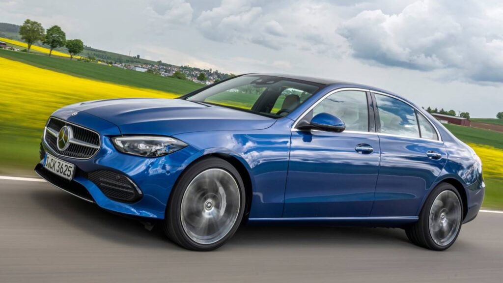 Mercedes-Benz-C-Class-2022-2025-steering-injury