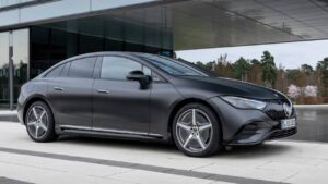Mercedes-Benz-EQE-2022-2025-steering-injury