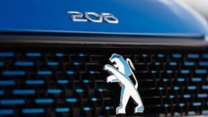 Peugeot-208-2023-2024-motor-control-unit-fault