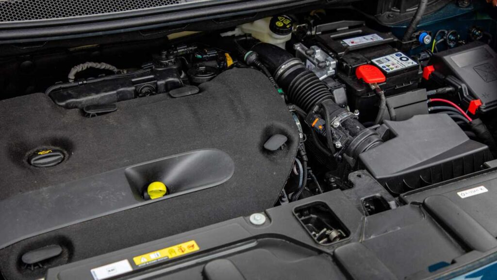 Peugeot-5008-fuel-leak-fire