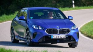 BMW-1-Series-2025-seat-belts