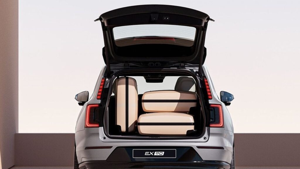 Volvo-EX90-2024-tailgate
