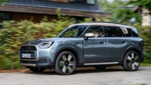 Mini-Countryman-2025-seatbelts-injury