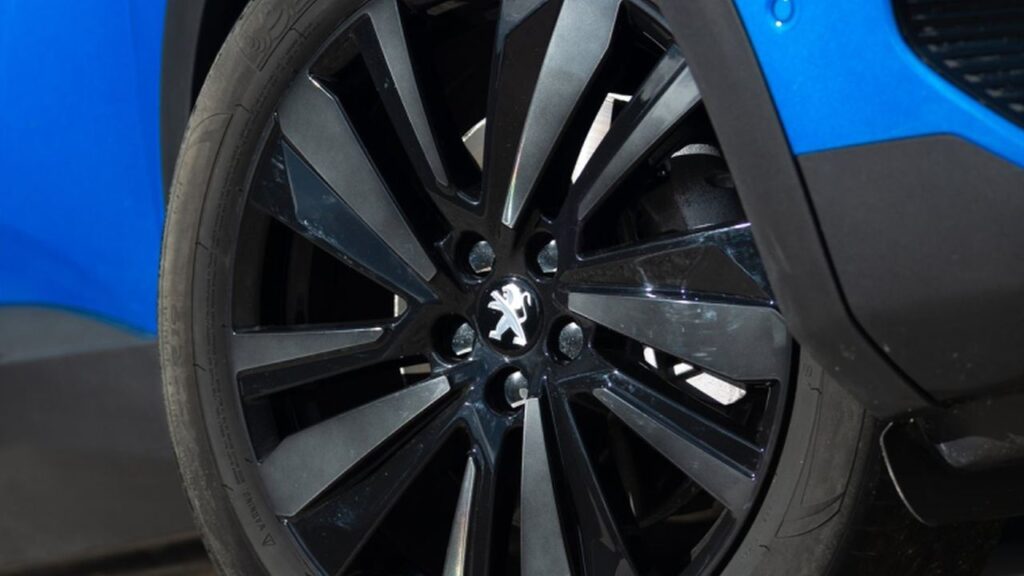 Peugeot-3008-steering-kba